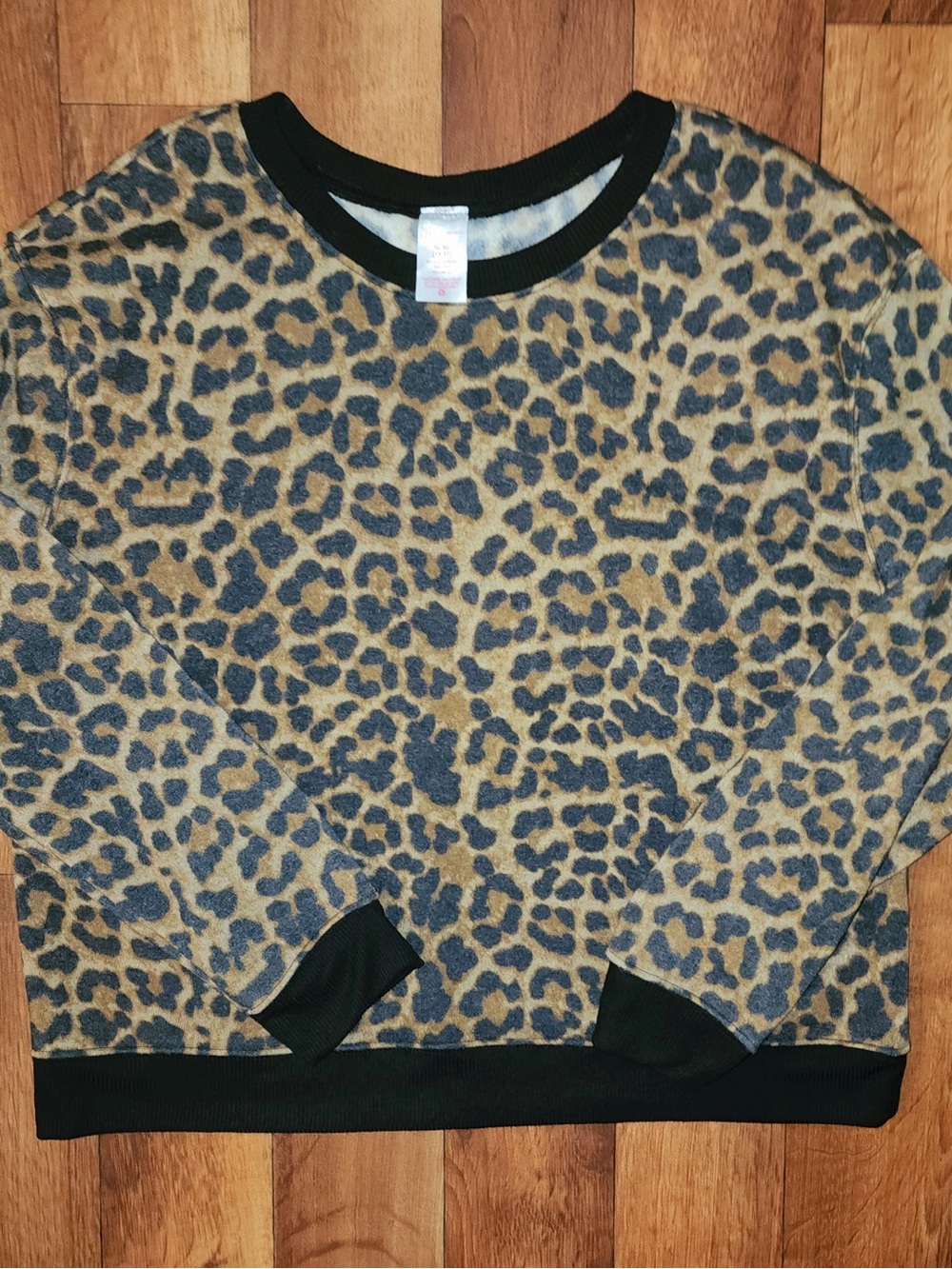 No Boundaries Leopard-Print Women's Sweatshirt in Brown & Black